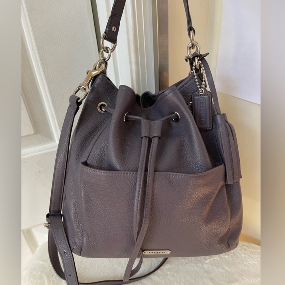 Coach bucket bag - Picture 2 of 11